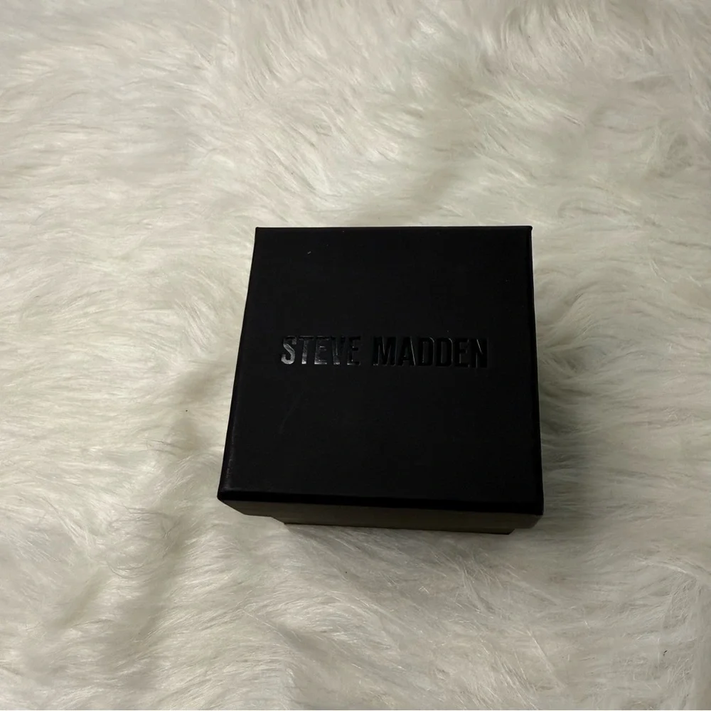 Steve Madden Black Watch Accessories - Picture 4 of 5